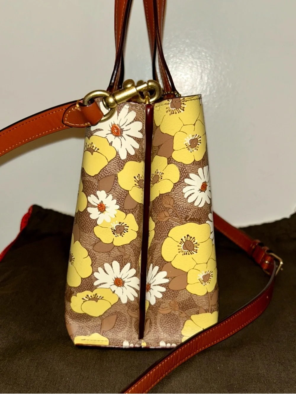 COACH Limited Edition, Willow Tote 24 In Signature Canvas With Floral Print - Picture 4 of 10